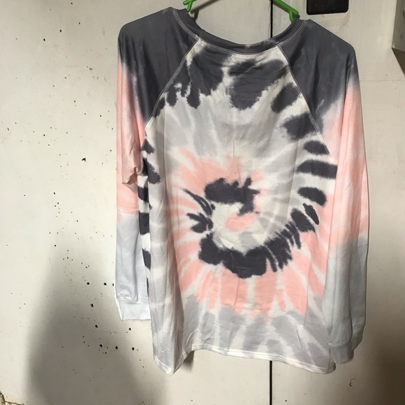 🌟✨SALE!✨🌟 Adorable Tie-Dyed Top! - Picture 5 of 6